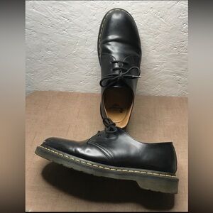 Dr Martens Men's Oxfords Black Leather Size 11 Lace Up Shoes 11838 Doc Martens